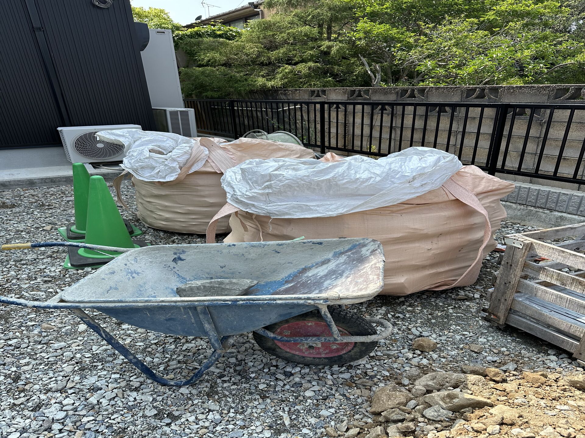 迫力のでるゴロタ石が到着いたしました！